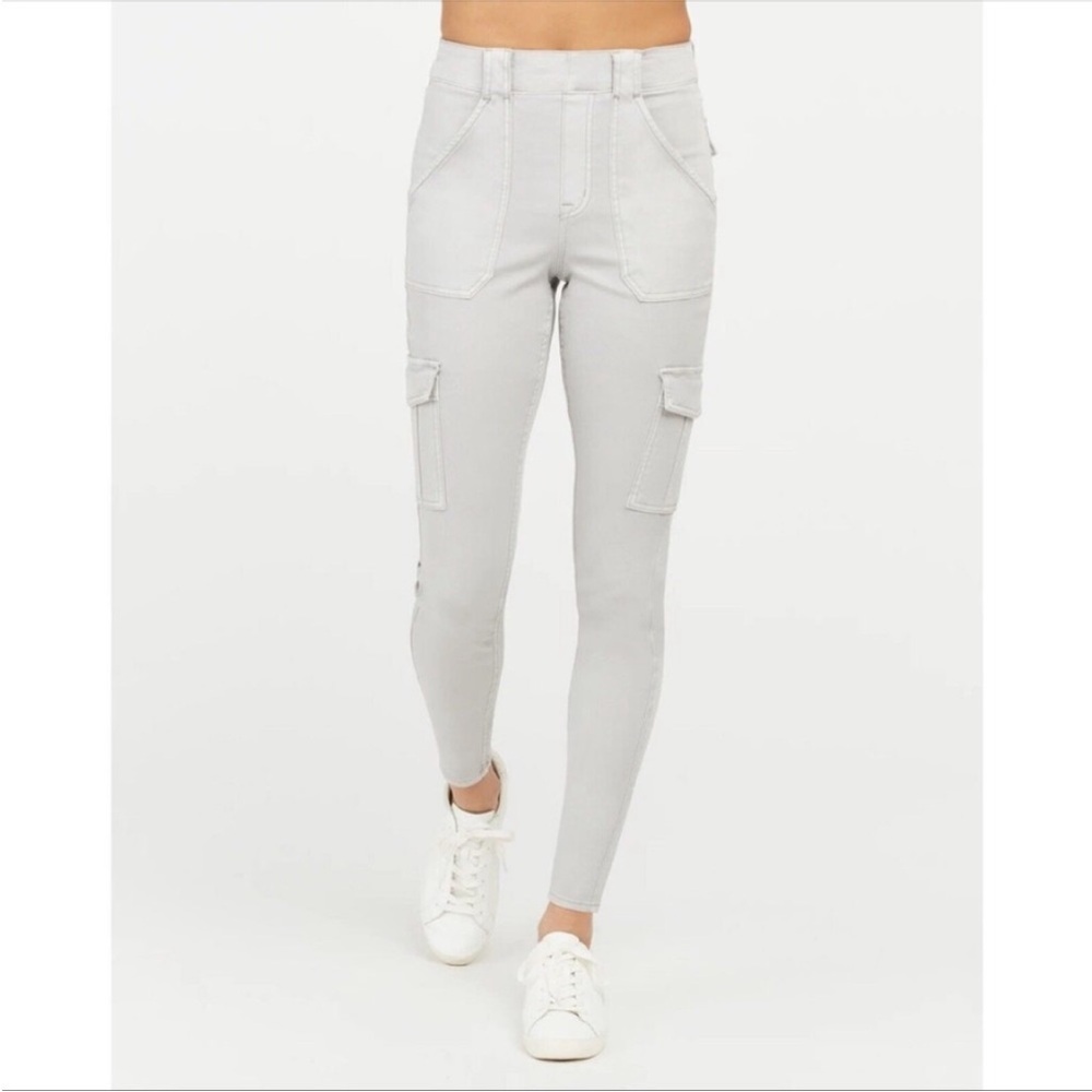 NWT SPANX Stretch Twill Shaping Ankle Cargo Pant Size L Crystal Grey
